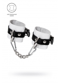 Бело-черные кожаные наручники с одним ремешком с люверсами - Pecado - купить с доставкой в Калининграде