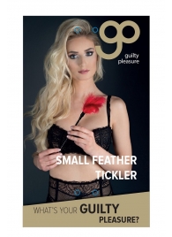 Пластиковая метелочка с красными пёрышками Small Feather Tickler - 32 см. - Blush Novelties - купить с доставкой в Калининграде