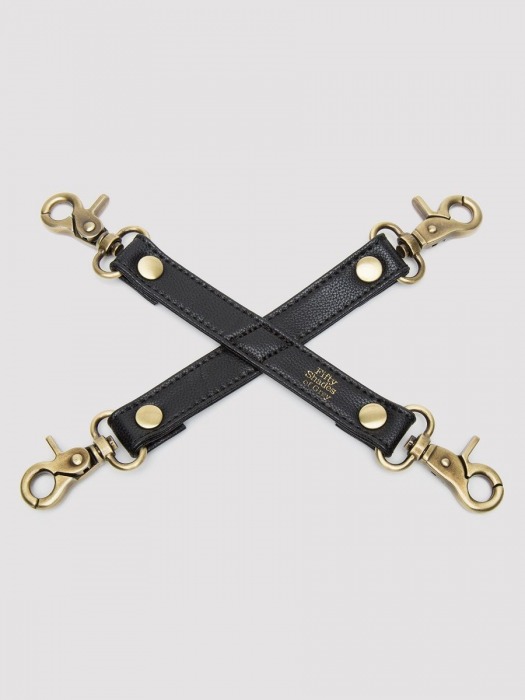 Черный фиксатор для манжет Bound to You Faux Leather Hogtie - Fifty Shades of Grey - купить с доставкой в Калининграде