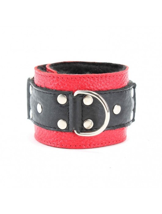 Красно-чёрные кожаные наручники с меховым подкладом - БДСМ Арсенал - купить с доставкой в Калининграде