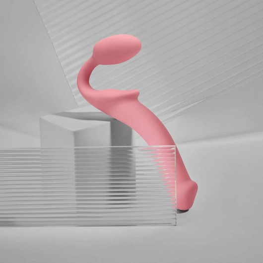 Розовый безремневой страпон Strap-on-me Semi-Realistic Bendable Strap-On size M - Strap-on-me - купить с доставкой в Калининграде