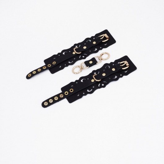 Черные кожаные наручники с узорами и золотистой фурнитурой - Crazy Handmade - купить с доставкой в Калининграде