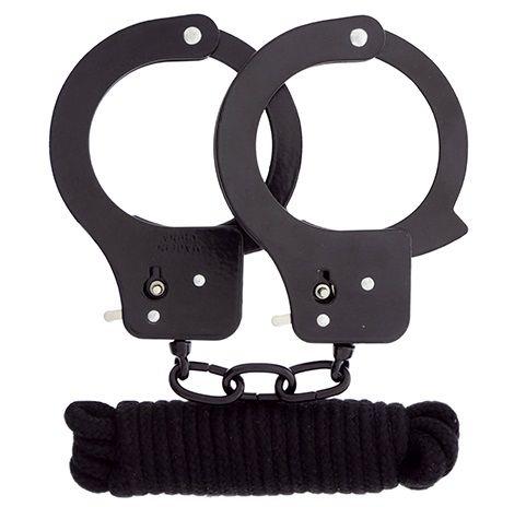 Чёрные наручники из листового металла в комплекте с веревкой BONDX METAL CUFFS LOVE ROPE SET - Dream Toys - купить с доставкой в Калининграде
