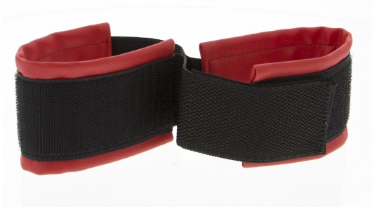 Полиуретановые манжеты для фиксации рук вместе Bound Together Wrist Restraints - Blush Novelties - купить с доставкой в Калининграде